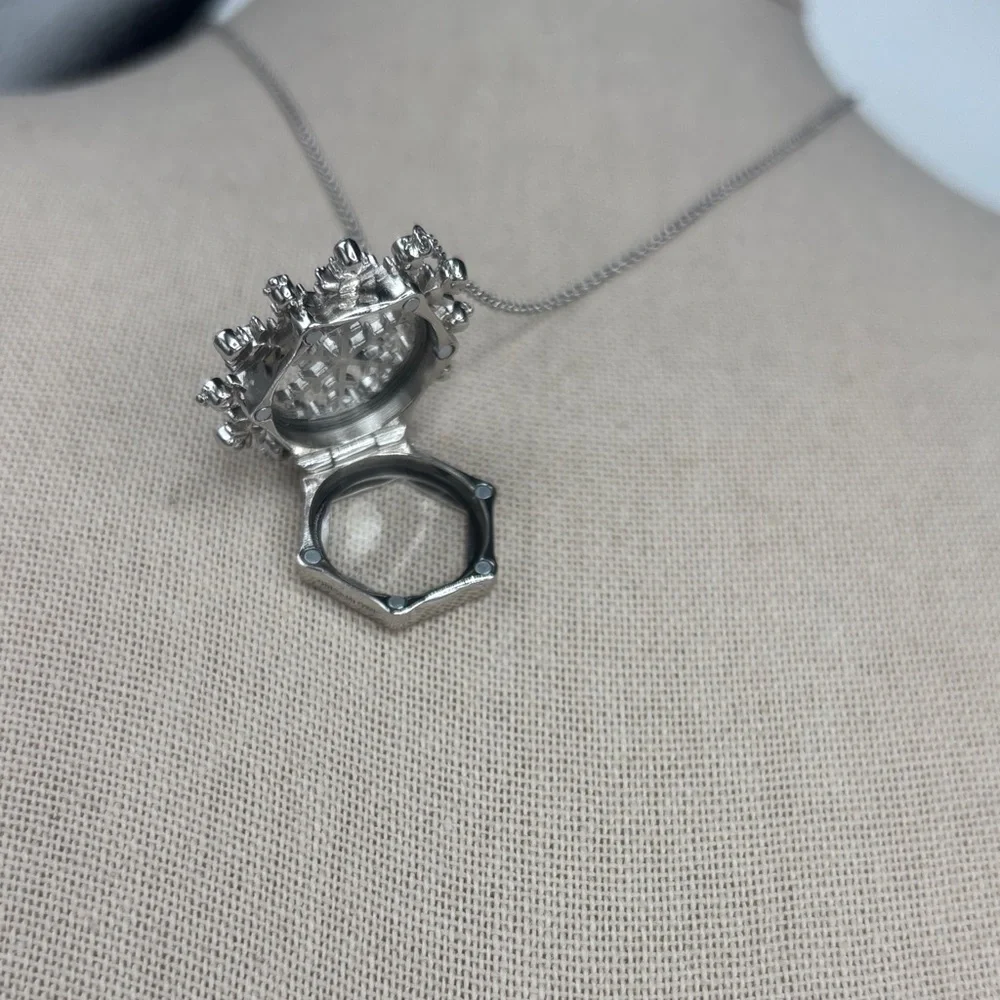 Origami Owl Silver-Tone Snowflake locked Necklace with Clear Crystals - Picture 5 of 6